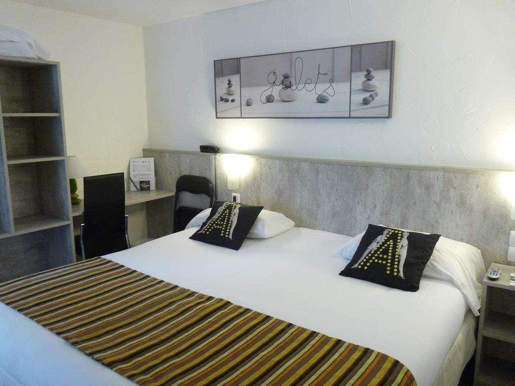 Brit Hotel Bosquet Carcassonne Cite Room photo